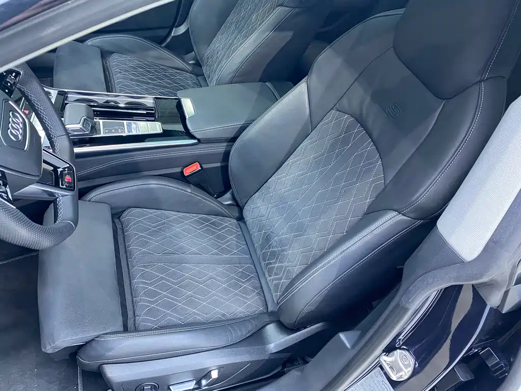 Audi S7 2023 — фото 13
