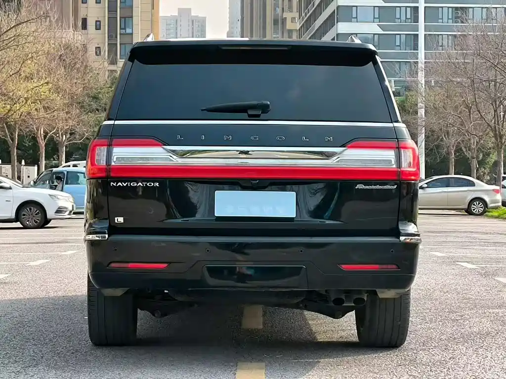 Lincoln Navigator 2021 — фото 14