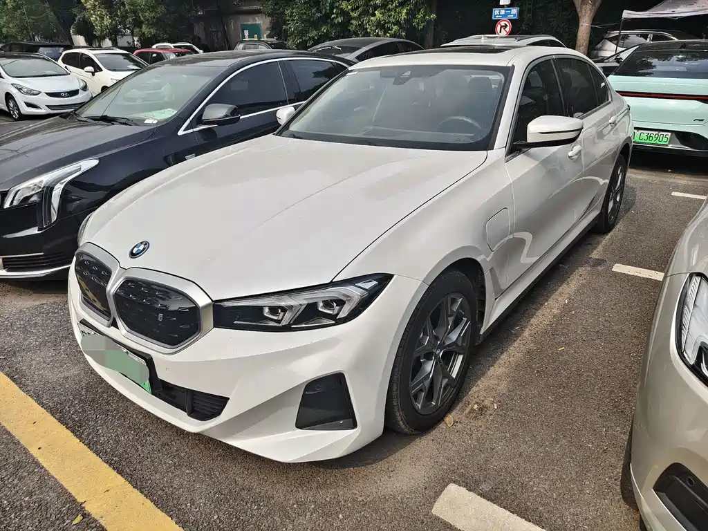 BMW i3 2024 — фото 3