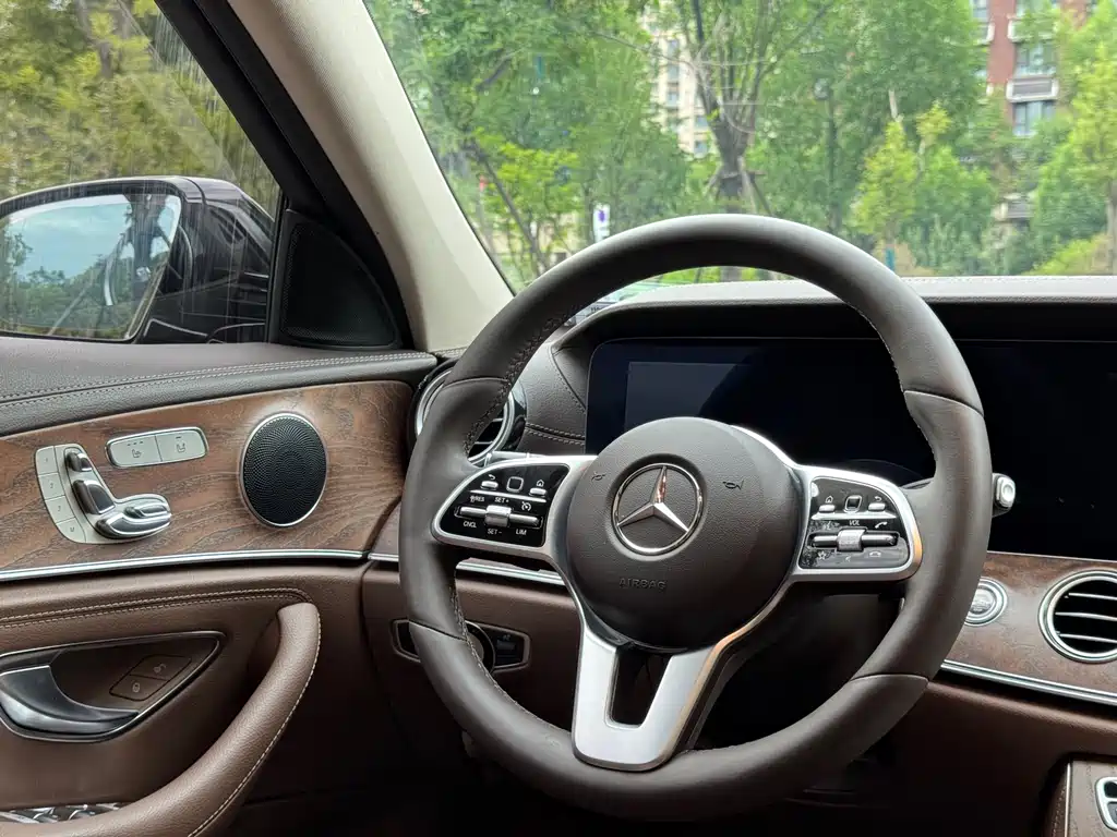 Mercedes-Benz E-Class 2019 — фото 9