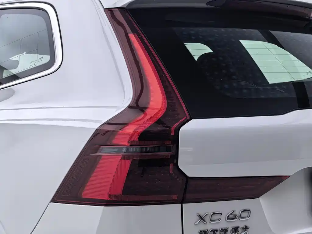 Volvo XC60 2025 — фото 28
