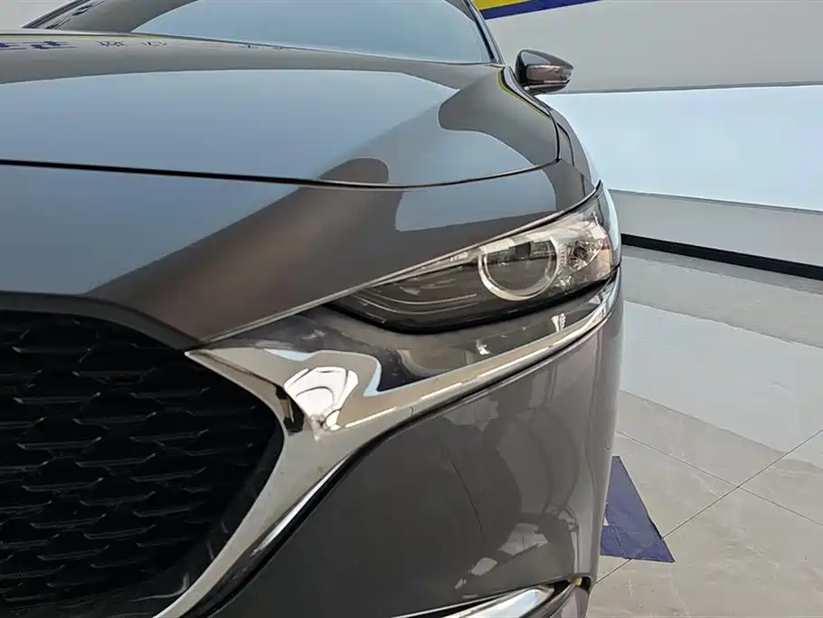 Mazda 3 Axela 2022