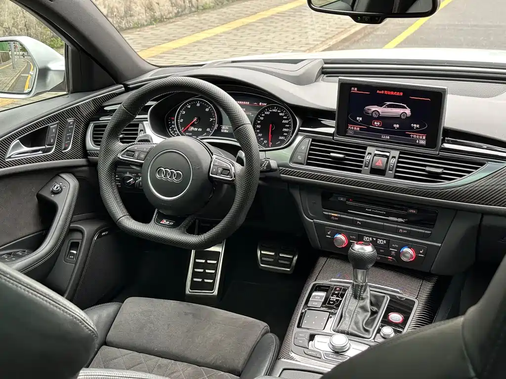 Audi RS 6 2017 — фото 9