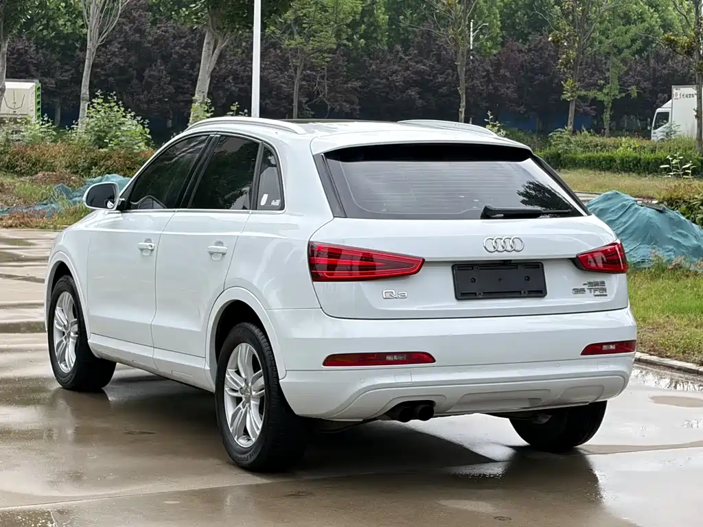Audi Q3 2016 — фото 15