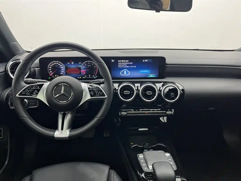 Mercedes-Benz A-Class 2023 — фото 11