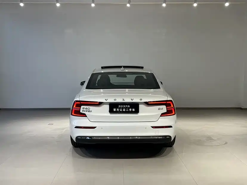 Volvo S60 2025 — фото 4