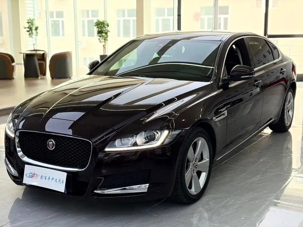 Jaguar XFL 2021 — фото 1