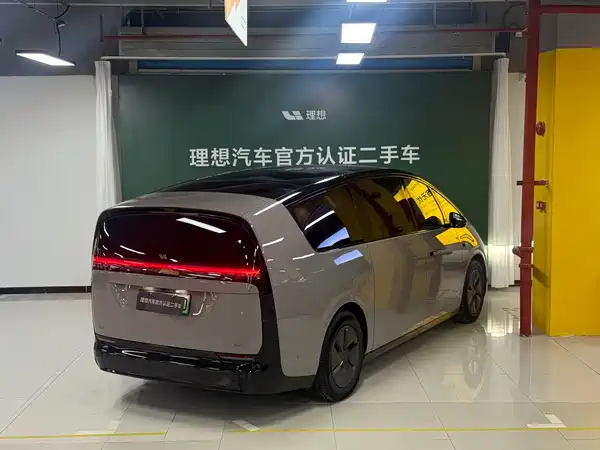 Li Auto MEGA 2025