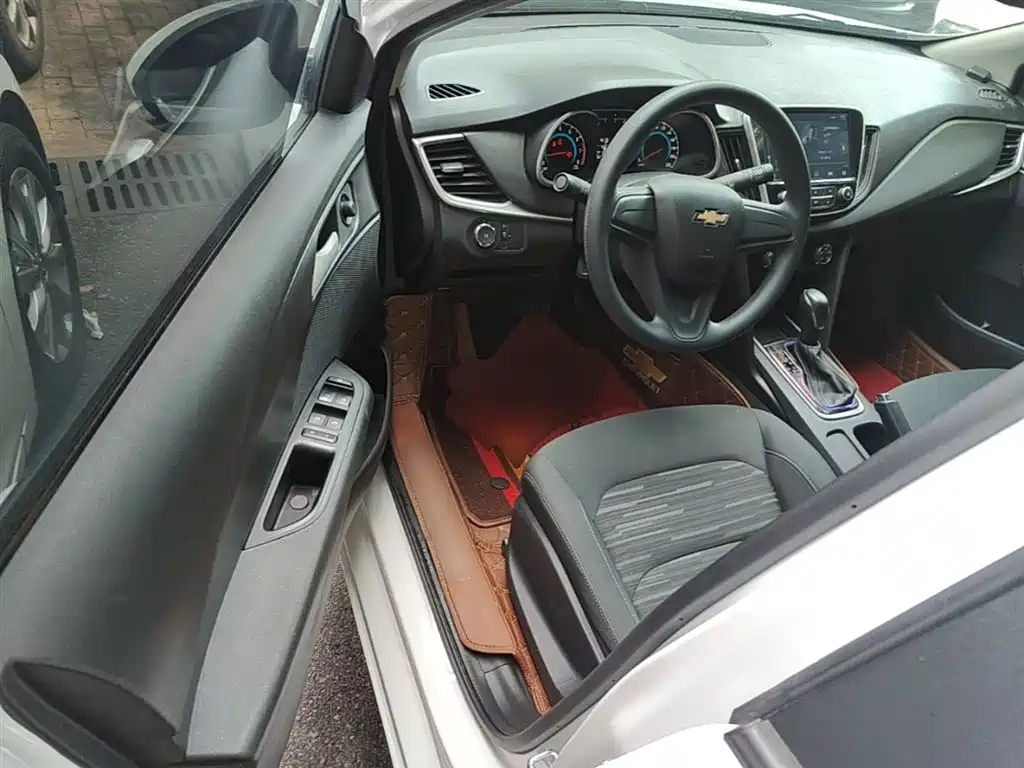 Chevrolet Cavalier 2018 — фото 16