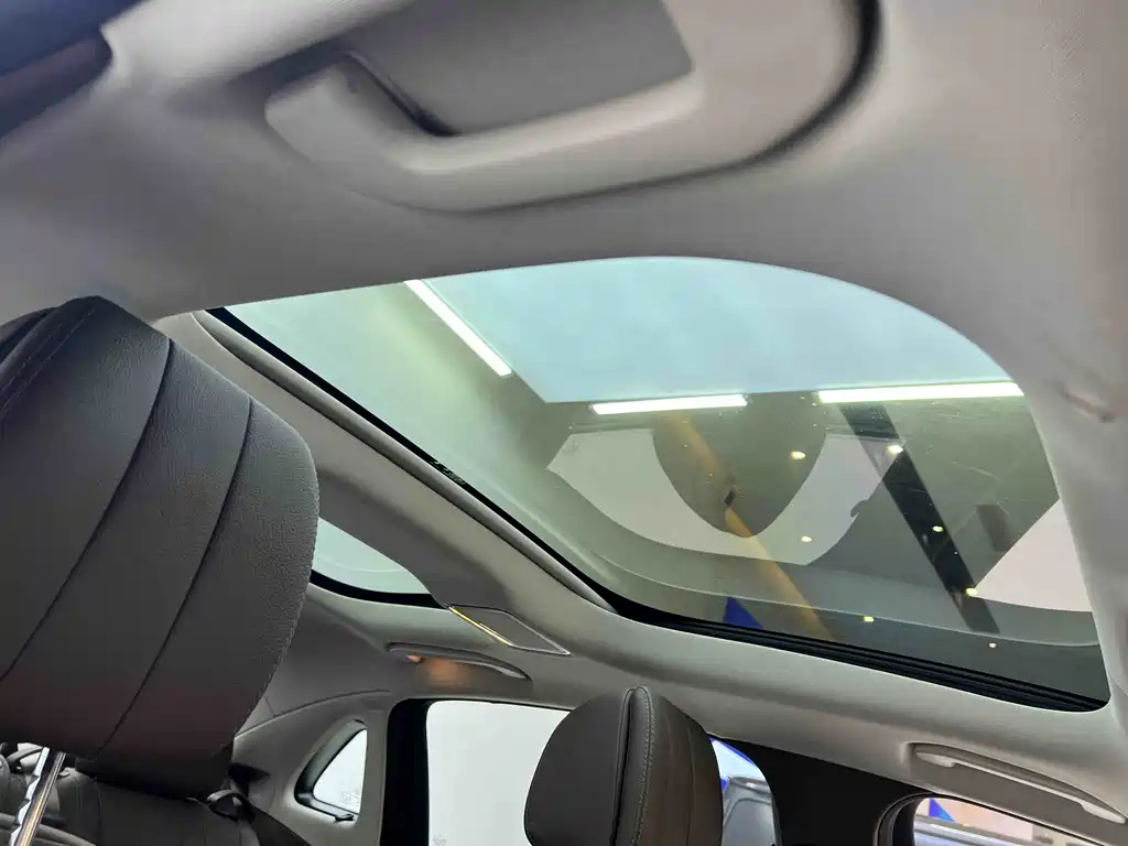 Mercedes-Benz E-Class 2023 — фото 14