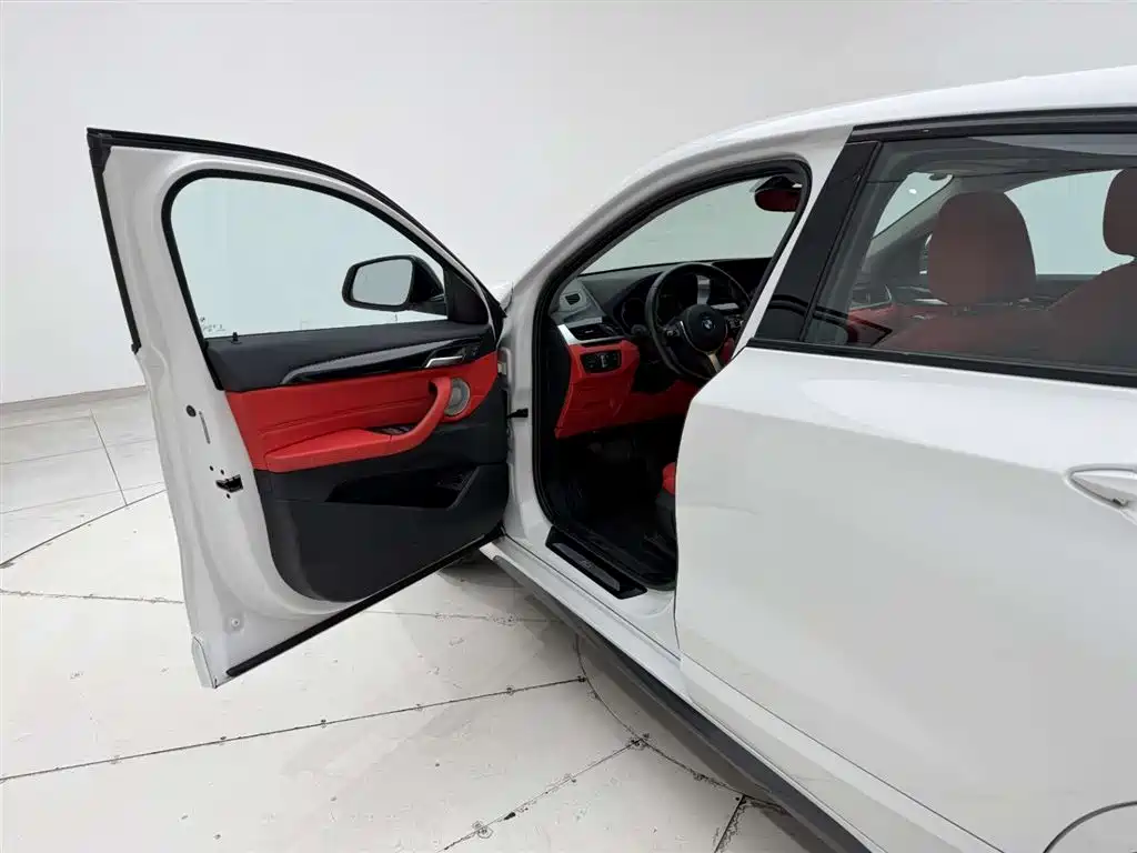 BMW X2 2023 — фото 13