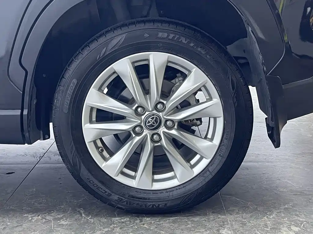 Toyota Corolla Cross 2023 — фото 10