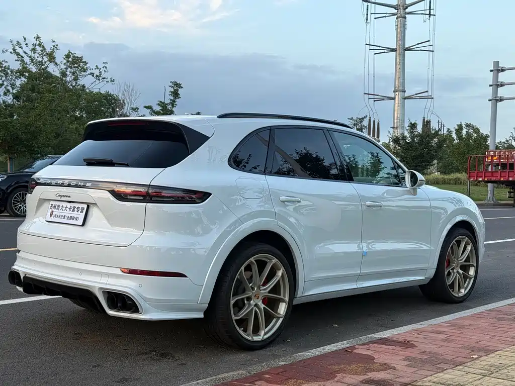 Porsche Cayenne 2018 — фото 6