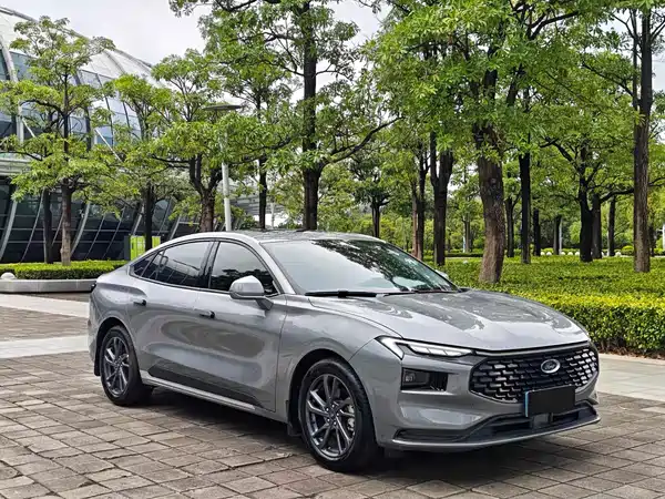 Ford Mondeo 2025