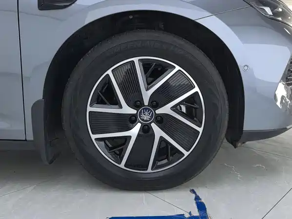 BYD Qin L 2025
