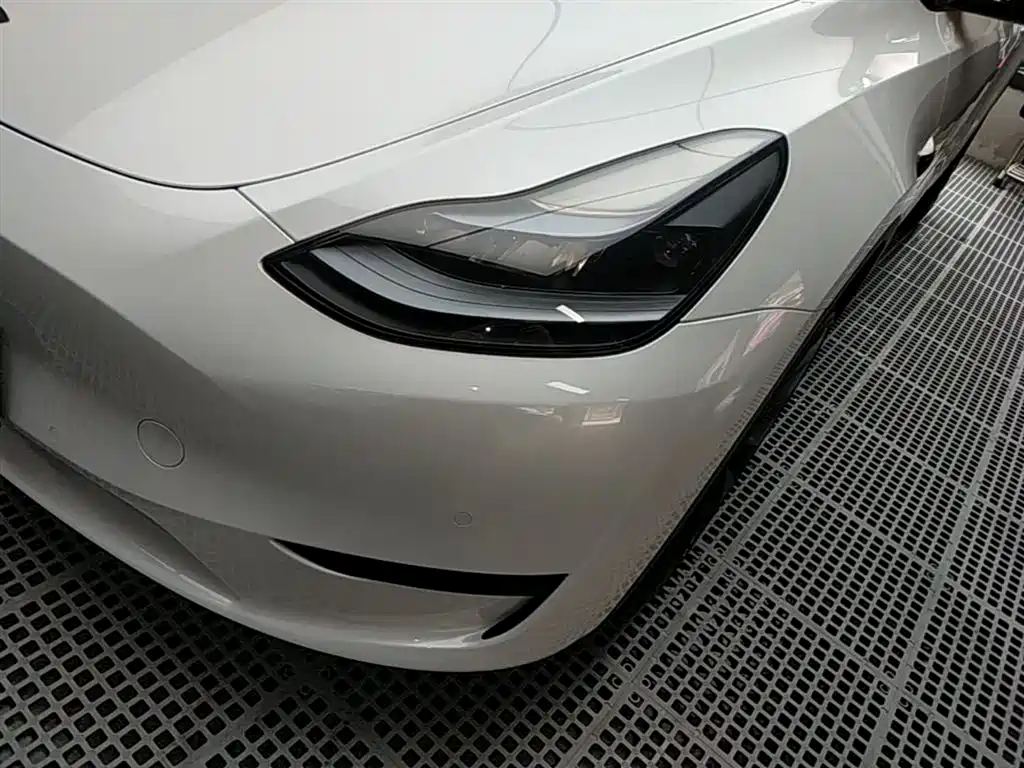 Tesla Model Y 2023 — фото 24