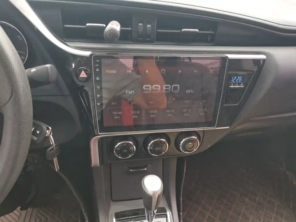Toyota Corolla 2018 — фото 13