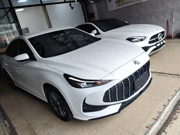 MG MG5 2025