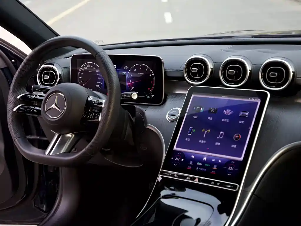 Mercedes-Benz C-Class 2024 — фото 17