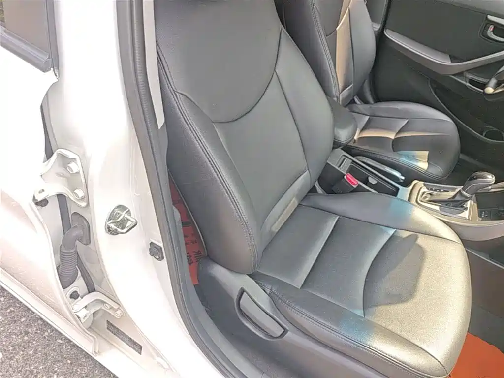 Hyundai Elantra Langdong 2016 — фото 25