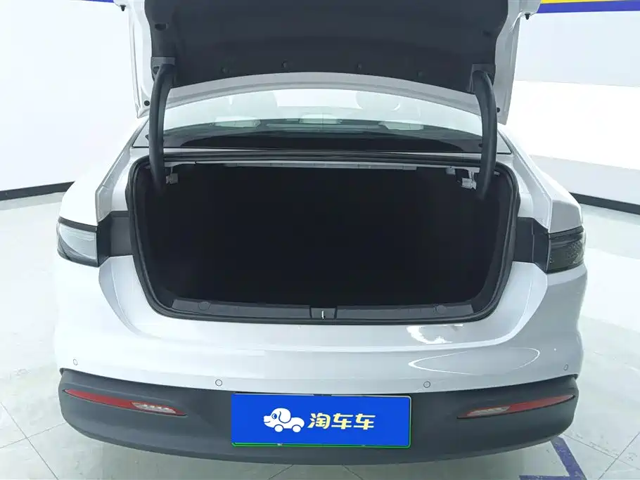 BYD Seal 05 DM-i 2025 — фото 4