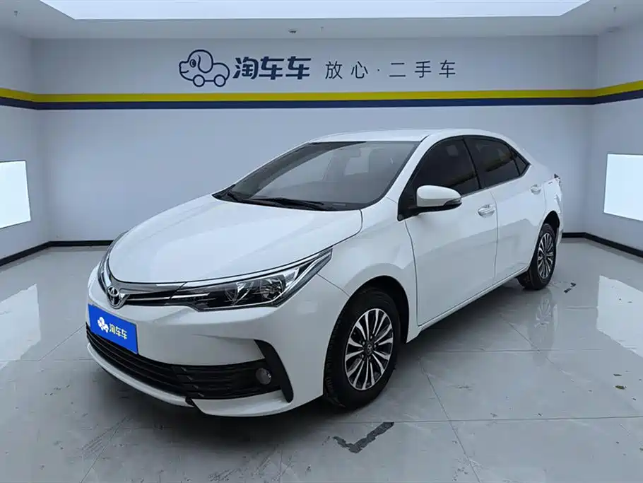 Toyota Corolla 2018 — фото 1