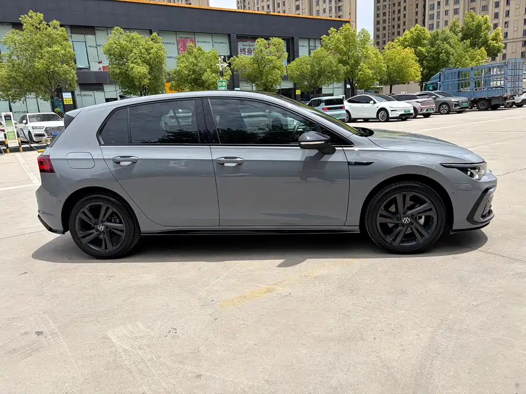 Volkswagen Golf 2023