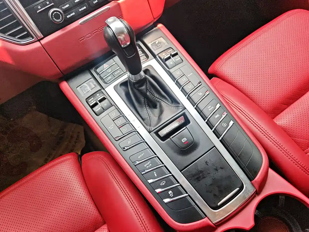 Porsche Macan 2016 — фото 10
