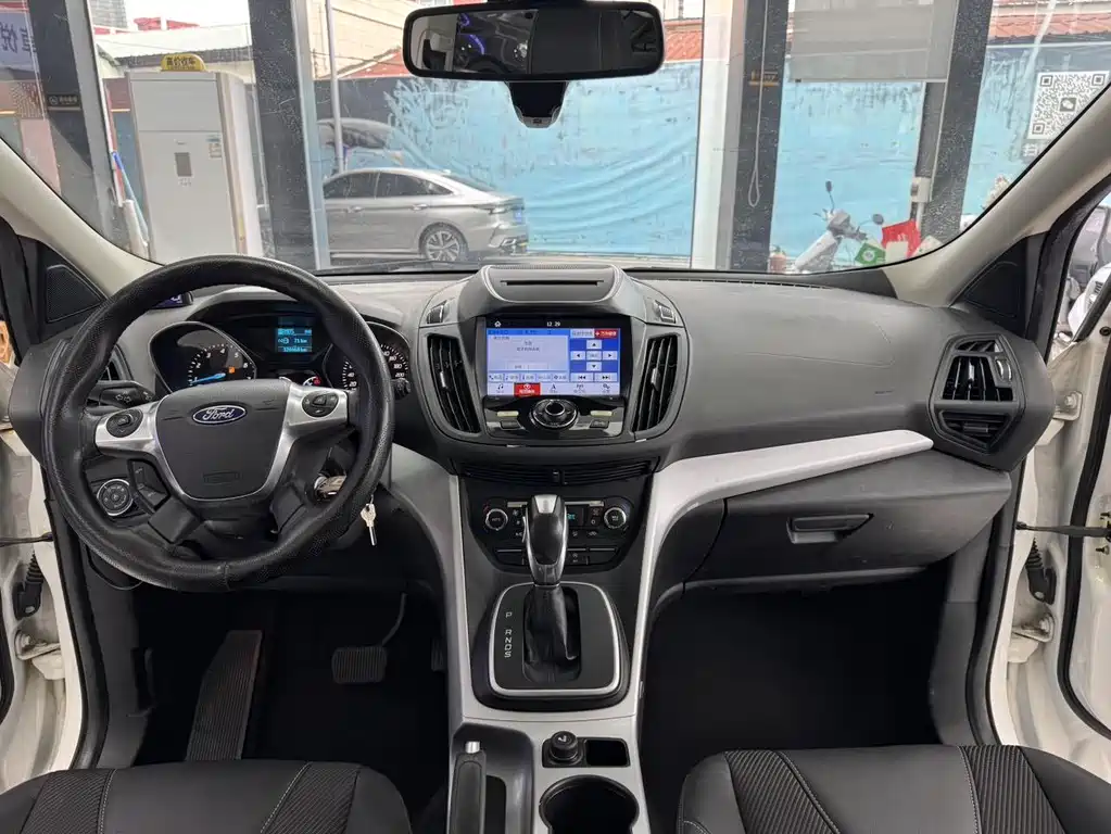 Ford Kuga 2016 — фото 10