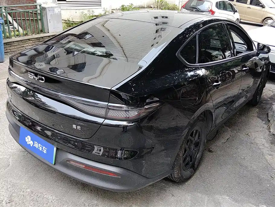 BYD Seal 05 DM-i 2025 — фото 3