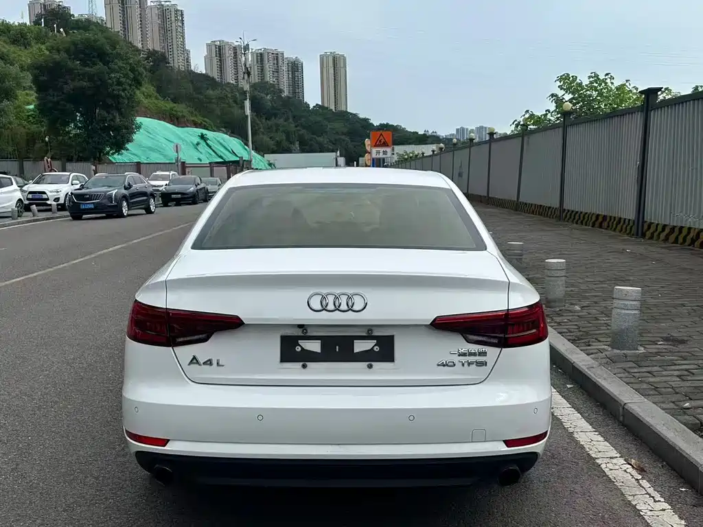 Audi A4L 2017