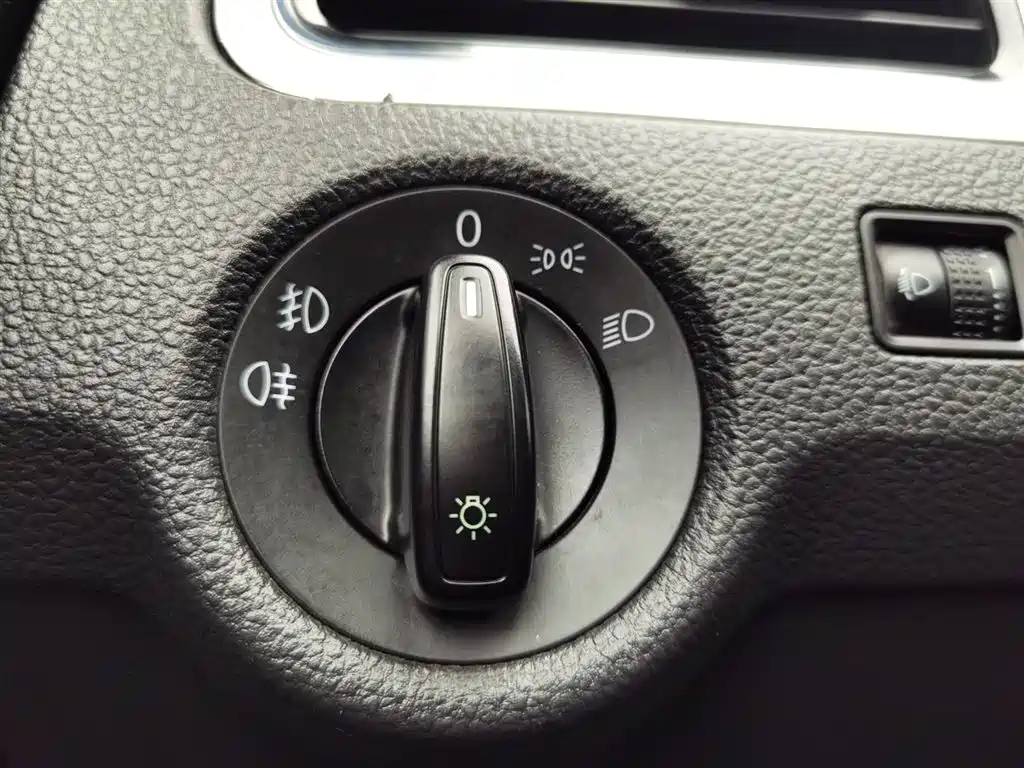Skoda Rapid 2018 — фото 21