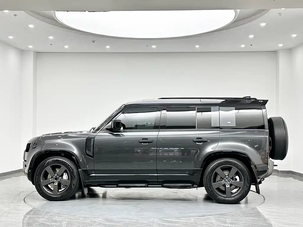 Land Rover Defender 2024 — фото 5
