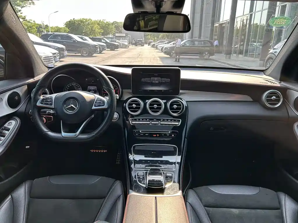 Mercedes-Benz GLC Coupe AMG 2018 — фото 16
