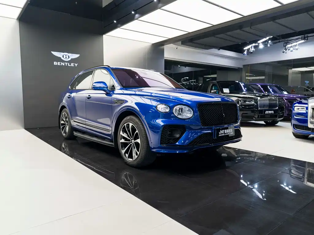 Bentley Bentayga 2021 — фото 3