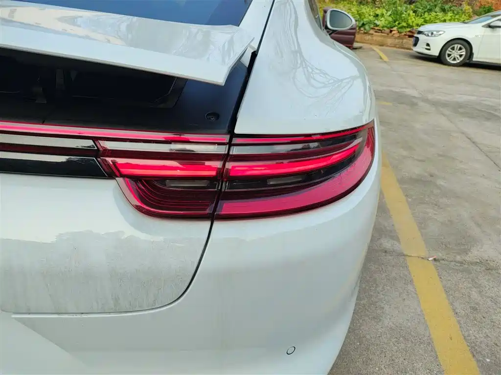 Porsche Panamera 2018 — фото 24