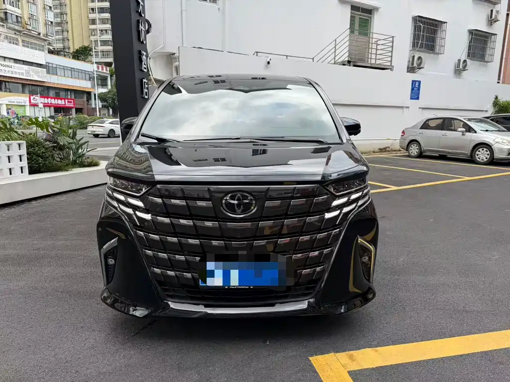 Toyota Alphard 2023