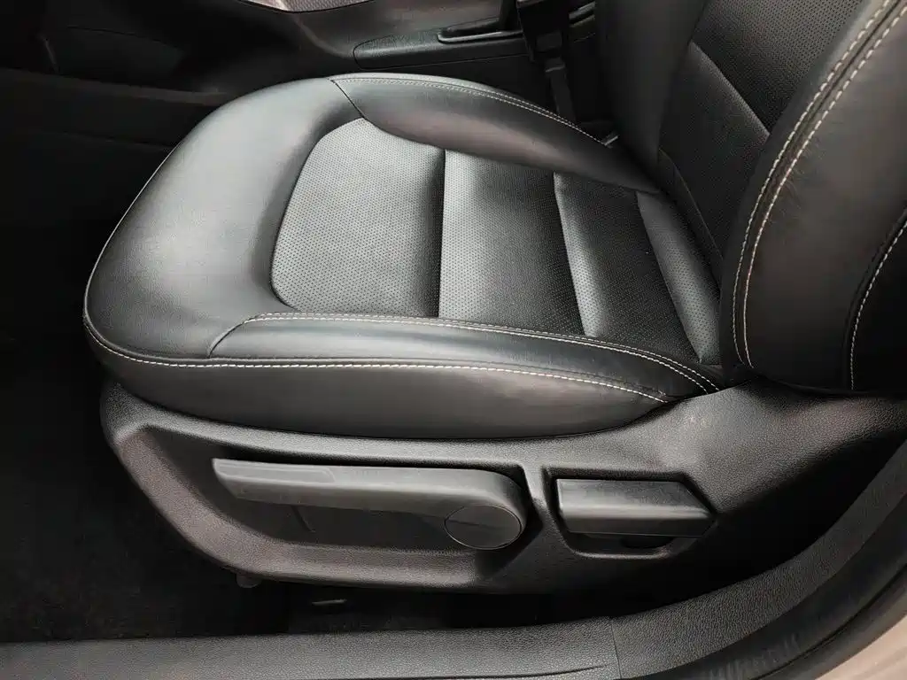 Geely Emgrand GS 2017 — фото 20