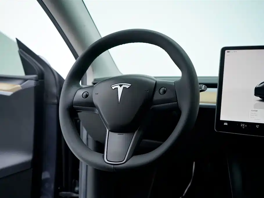 Tesla Model Y 2022 — фото 11