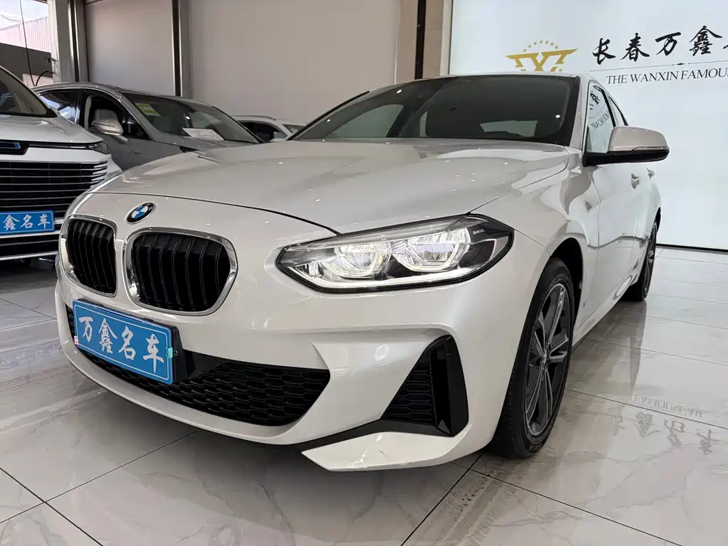 BMW 1 Series 2021 — фото 1