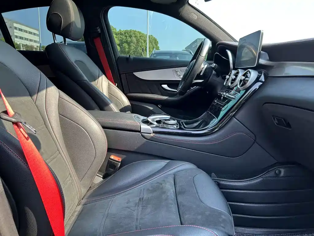 Mercedes-Benz GLC Coupe AMG 2018 — фото 15