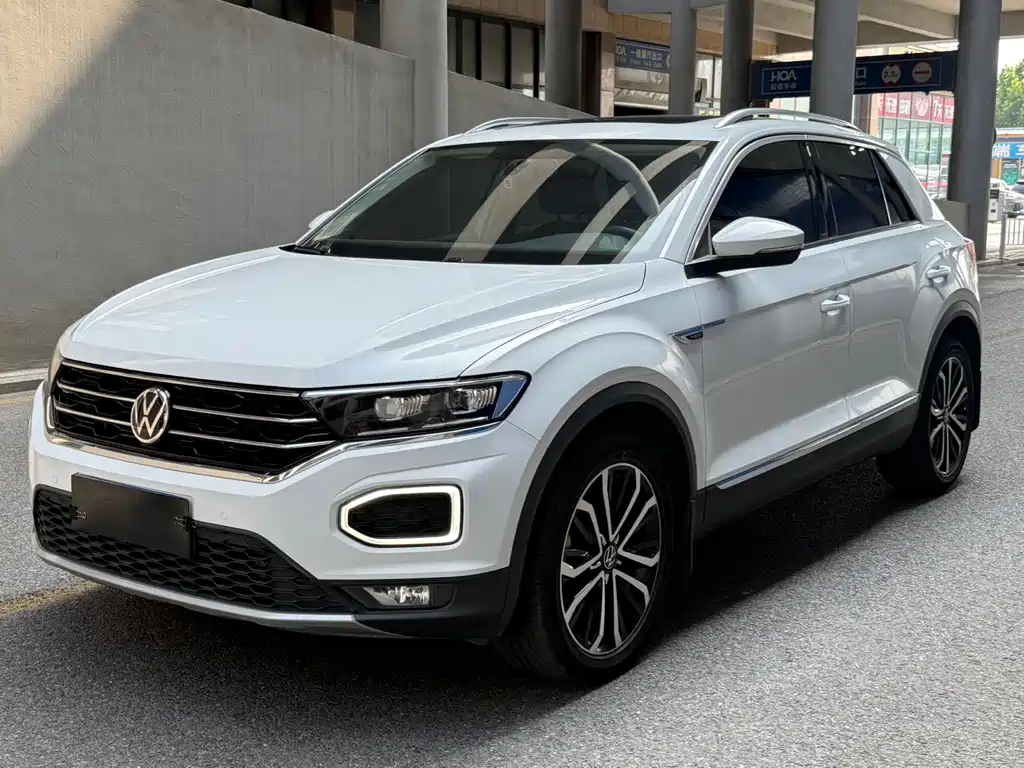 Volkswagen T-Roc 2022 — фото 1