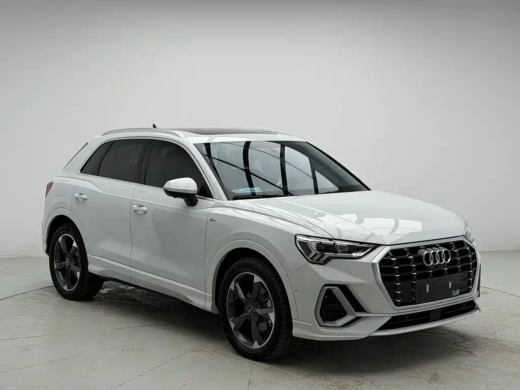 Audi Q3 2023 — фото 13