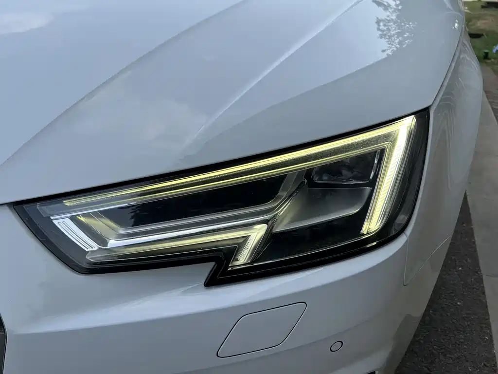 Audi A4L 2018 — фото 30