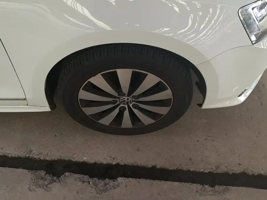 Volkswagen Sagitar 2017