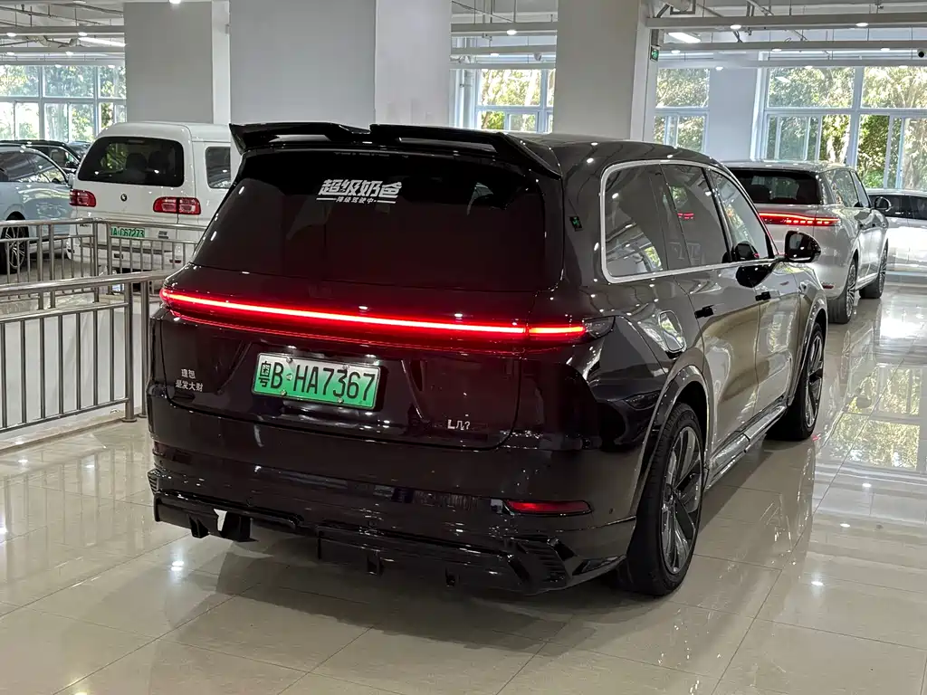 Li Auto Li L9 2025