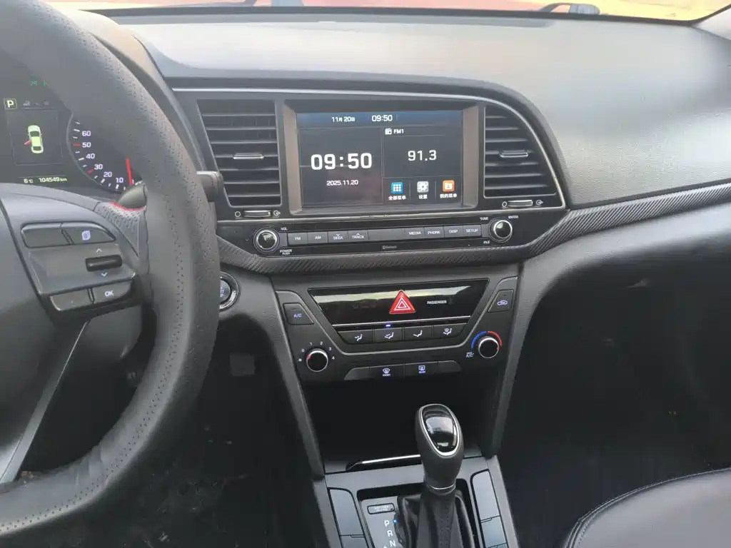 Hyundai Elantra 2019 — фото 10