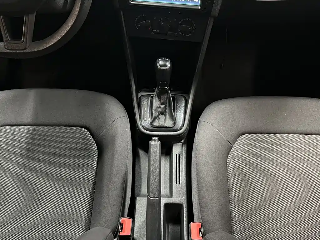 Skoda Rapid Spaceback 2020 — фото 15