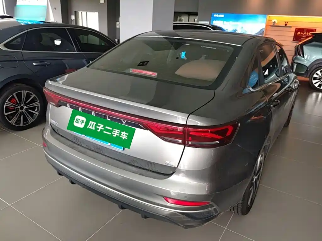 Geely Emgrand 2025