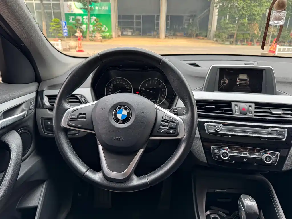 BMW X1 2017 — фото 10